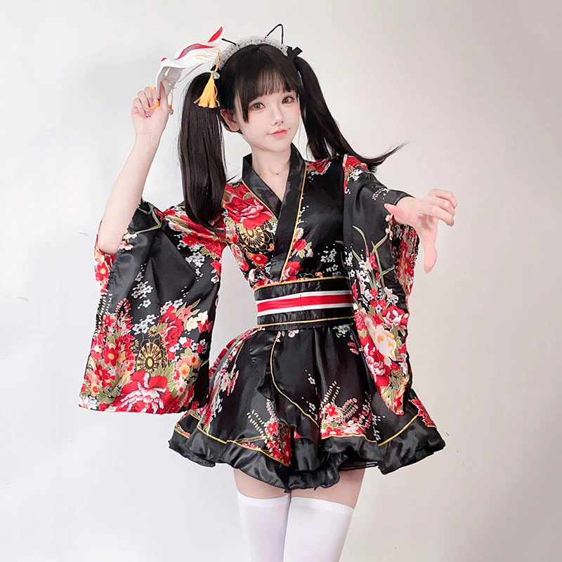 Damen Kimono Kleid mit einem verspielten Schnitt und floralen Akzenten Nord Taschen