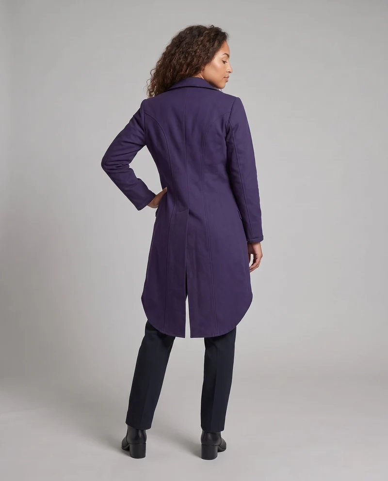 Damen Eleganter Kapuzenmantel mit asymmetrischem Saum und kunstvollen Verzierungen Nord Taschen