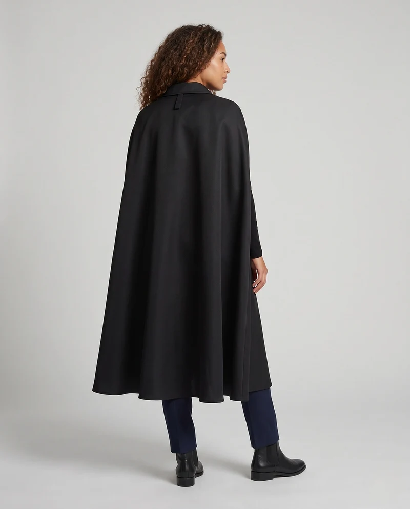 Damen Eleganter Kapuzenumhang mit klassischem Verschluss und hochwertiger Verarbeitung Nord Taschen