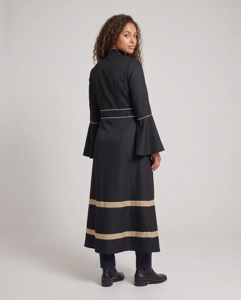 Damen Eleganter Langen Mantel mit Glockenärmeln und dekorativem Saum Nord Taschen