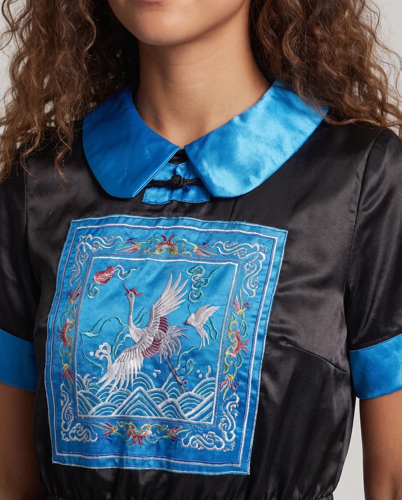 Damen Kostüm als traditionelle Märchenfigur mit schwingendem Rock und dekorativem Kragen Nord Taschen