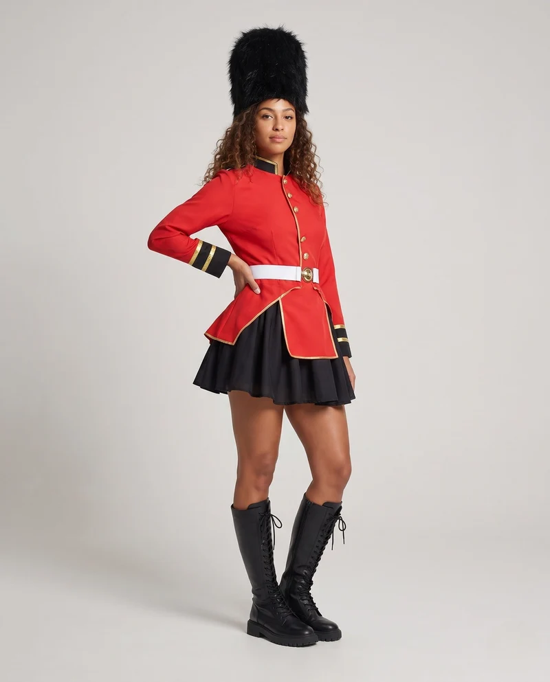 Damen Kostüm im Militärstil mit Rock und eleganten Akzenten Nord Taschen