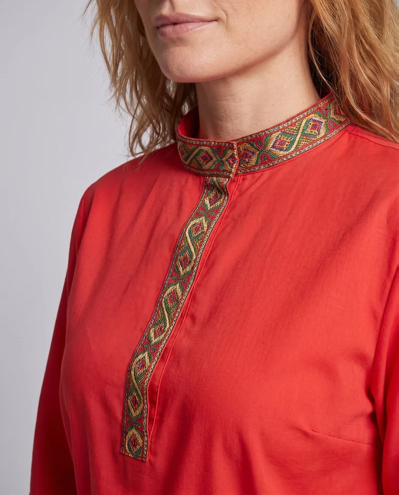 Damen Elegante ethnische Bluse mit feinen Stickereien und Taillengürtel Nord Taschen
