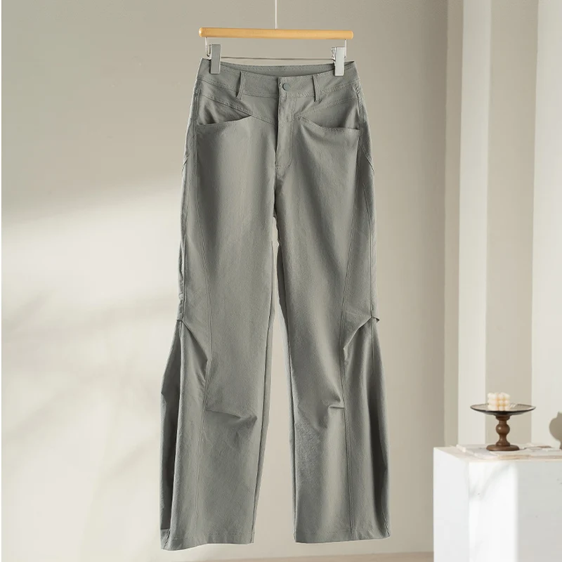 Damen Weite hochgeschnittene Hose mit seitlichen Schlitz‑Panels und markanten Nahtdetails Nord Taschen