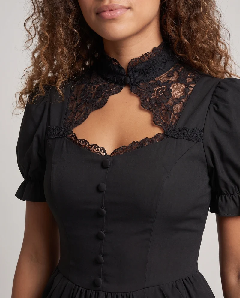 Damen Elegantes Abendkleid mit Rüschendetails und Spitzenakzenten Nord Taschen