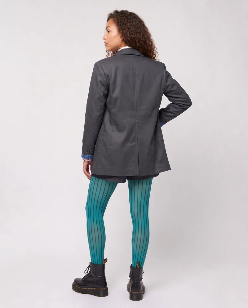 Damen elegantes Anzug-Kostümset mit Blazer, Krawatte und kurzen Hosen Nord Taschen