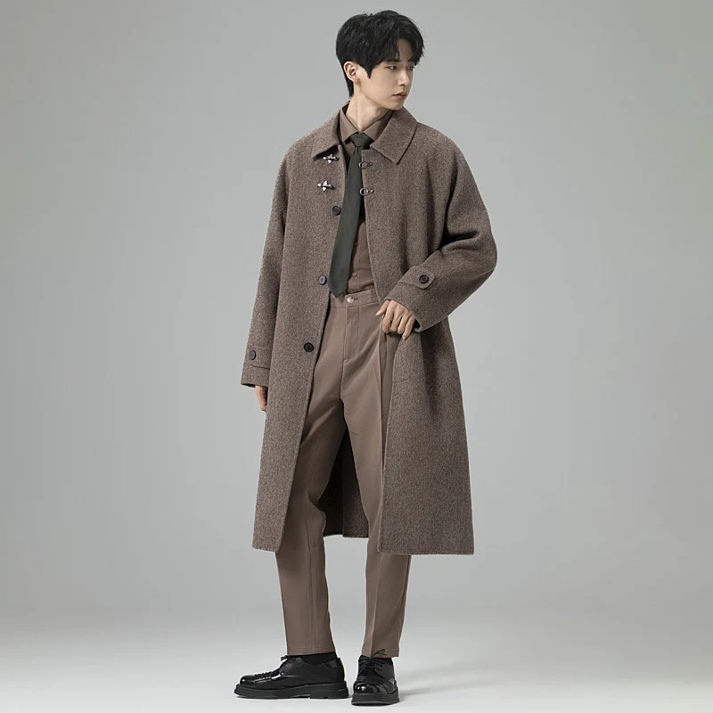 Herren Bodenlanger Wollmix-Mantel im Oversize-Schnitt mit markanten Hakenverschlüssen Nord Taschen