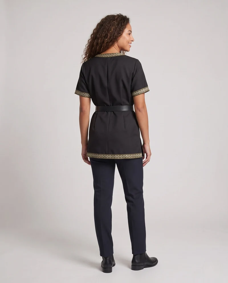 Damen Elegantes Tunika-Kleid mit dekorativem Saum und Gürtel Nord Taschen