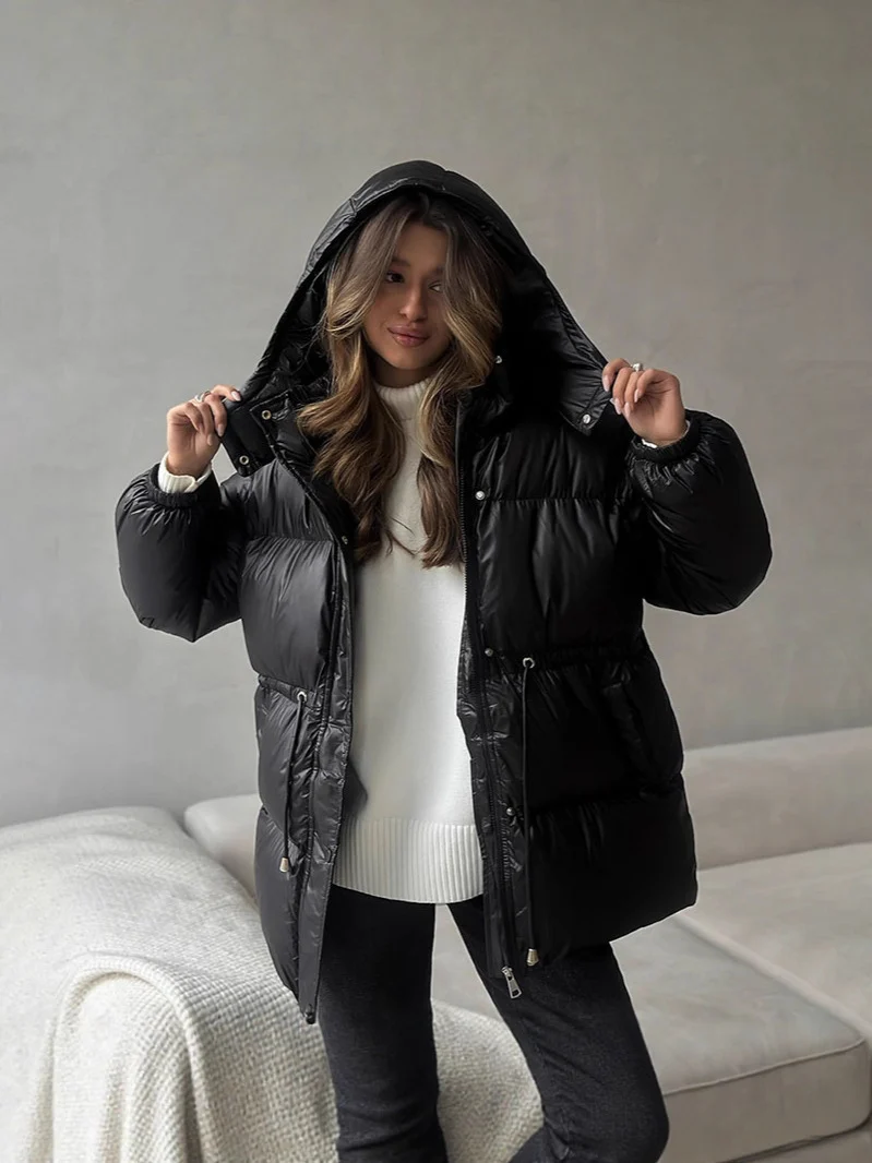 Damen Taillierte Steppjacke in Daunenoptik mit Tunnelzug und Kapuze Nord Taschen