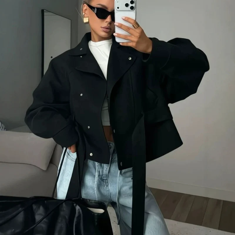Damen Taillierte Kurzjacke im Blouson‑Stil mit Bindegürtel und Stehkragen Nord Taschen