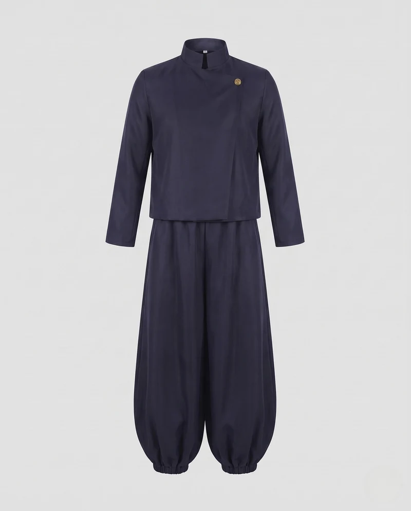 Damen historische Kimono-Robe mit goldenen Verzierungen und Accessoires Nord Taschen