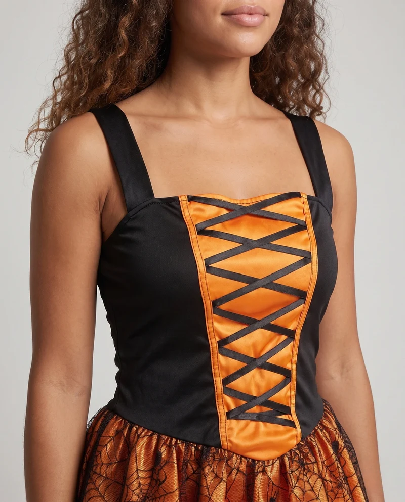 Damen Hexen Kostüm mit schwingendem Rock und elegantem Hut Nord Taschen