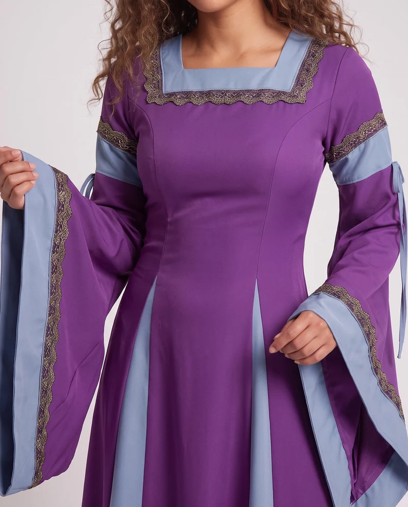 Damen Historisches Kleid mit langen, fließenden Ärmeln und dekorativem Schnürdetail Nord Taschen