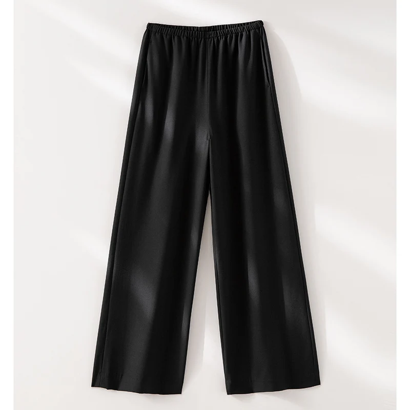 Damen Oversize-Satinbluse im Hemdcut mit klassischem Kragen und abgerundetem Saum Nord Taschen