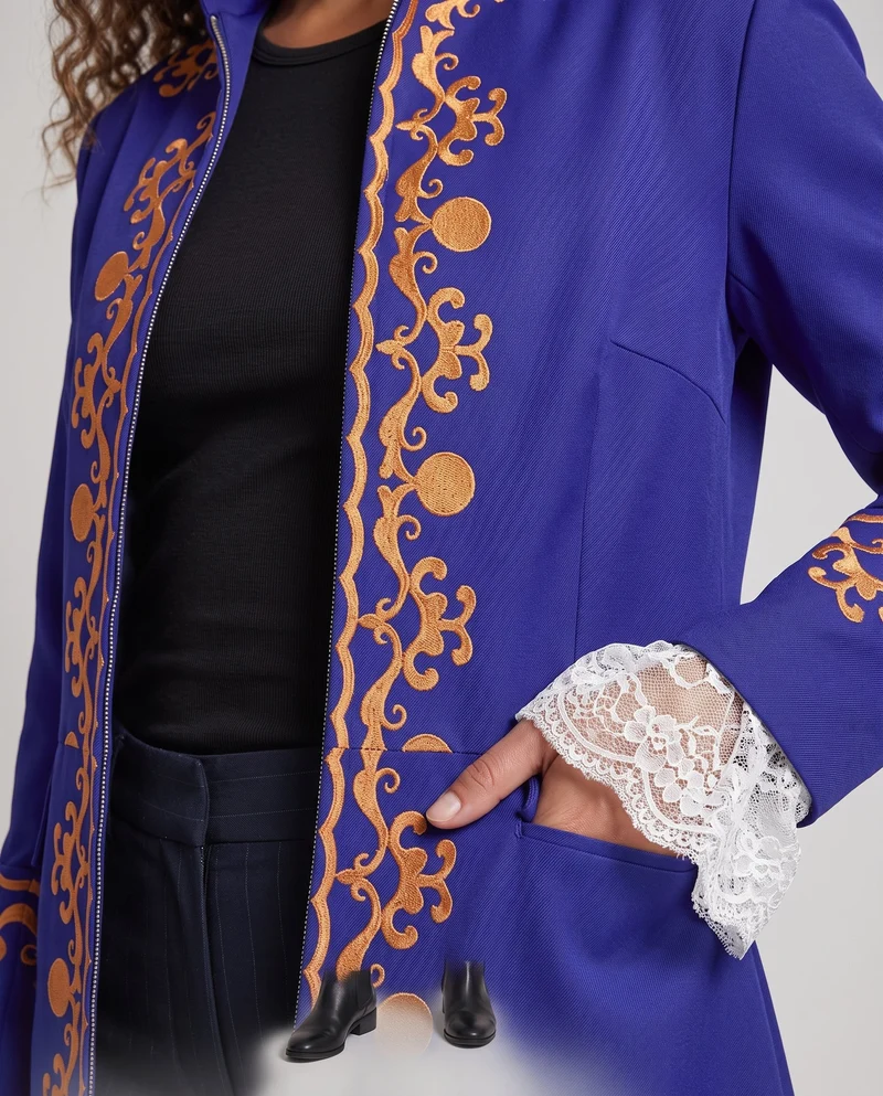 Damen Hochwertiger Kostüm-Mantel mit elegantem Saum und goldenen Verzierungen Nord Taschen