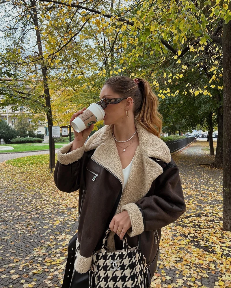 Damen Gefütterte Fliegerjacke im Aviator‑Stil mit Teddyfutter und Reißverschluss Nord Taschen