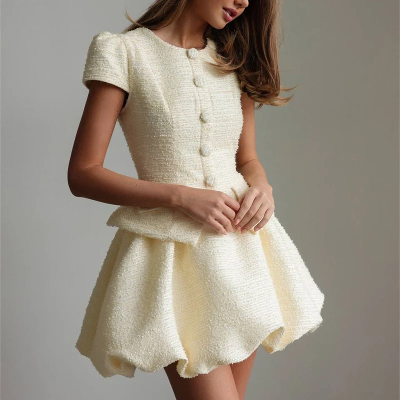 Damen Figurbetontes Tweed-Minikleid mit Schößchen und Knopfleiste Nord Taschen