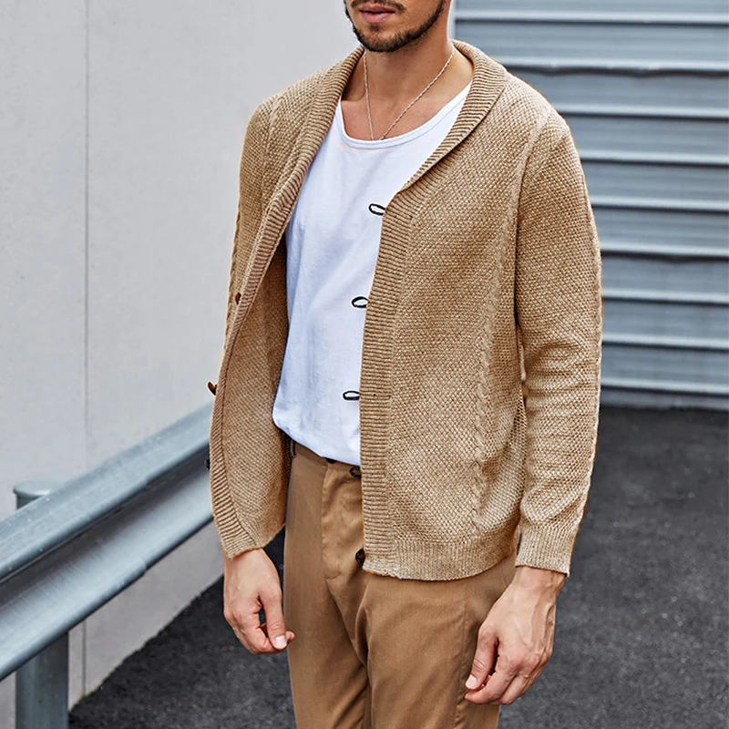 Herren Feinstrick-Cardigan mit Schalkragen, Karabiner-Verschlüssen und Strukturstrick Nord Taschen
