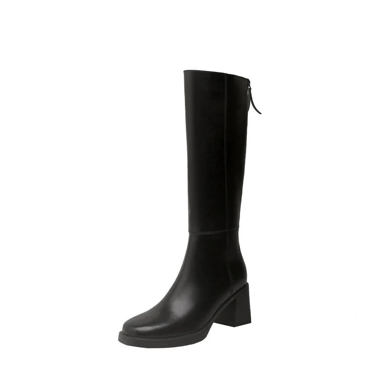 Damen Kniehohe Glattleder-Stiefel mit skulpturalem Blockabsatz und Rückenreißverschluss Nord Taschen