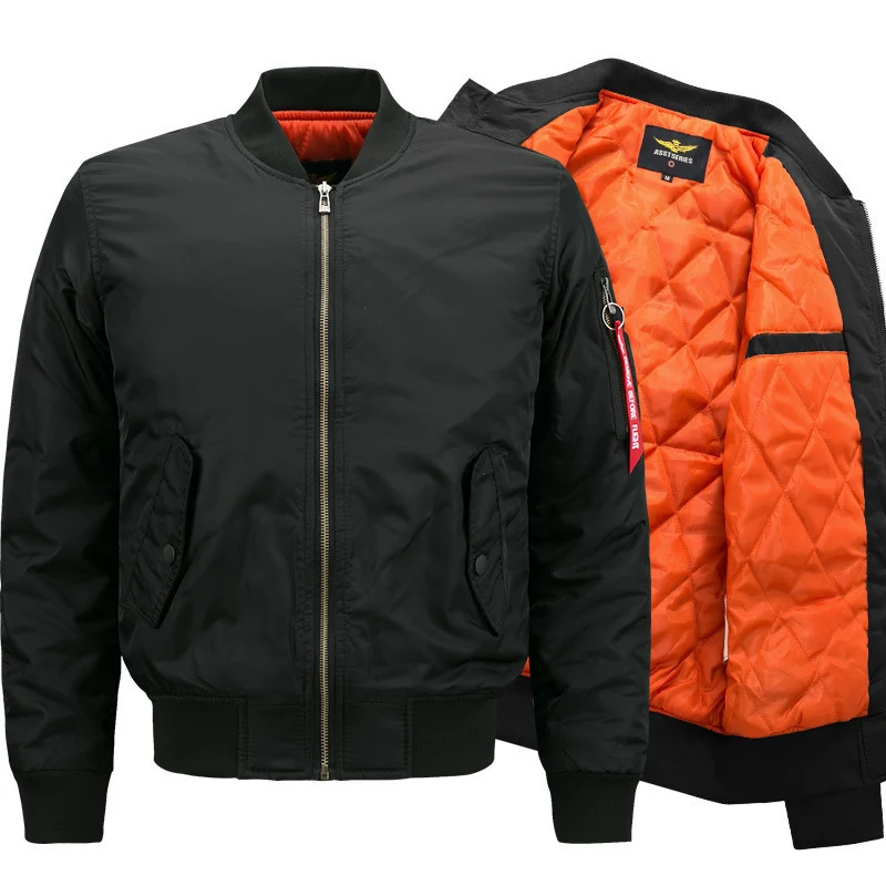Herren Nylon-Bomberjacke mit dezentem Glanz, gestepptem Thermofutter und Utility-Ärmeltasche Nord Taschen
