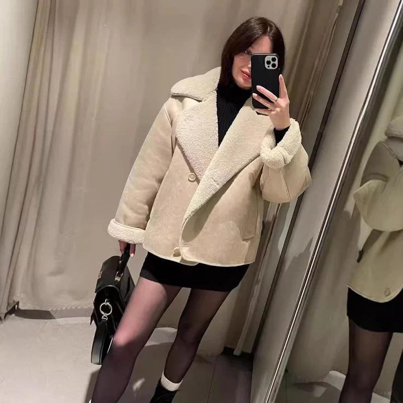 Damen Boxy-Jacke aus Faux-Shearling mit großem Teddykragen und Eingrifftaschen Nord Taschen