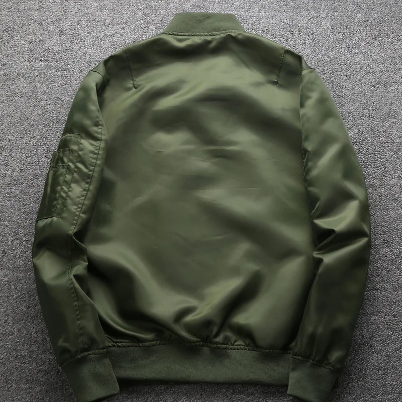 Herren Nylon-Bomberjacke mit Ärmeltasche, gerippten Bündchen und Utility-Details Nord Taschen