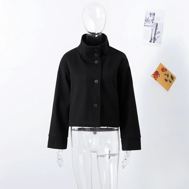 Damen Kurze Jacke mit hohem Kragen und Knopfverschluss Avellé