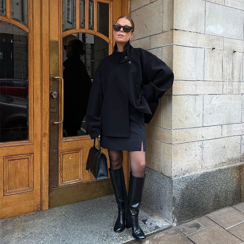 Damen Kurze Jacke mit hohem Kragen und Knopfverschluss Avellé
