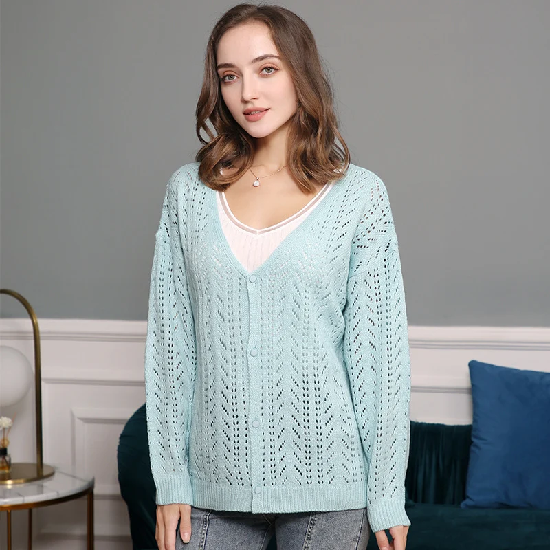 Damen Leichte Ajour-Strickjacke mit tiefem V-Ausschnitt und Knopfleiste Nord Taschen