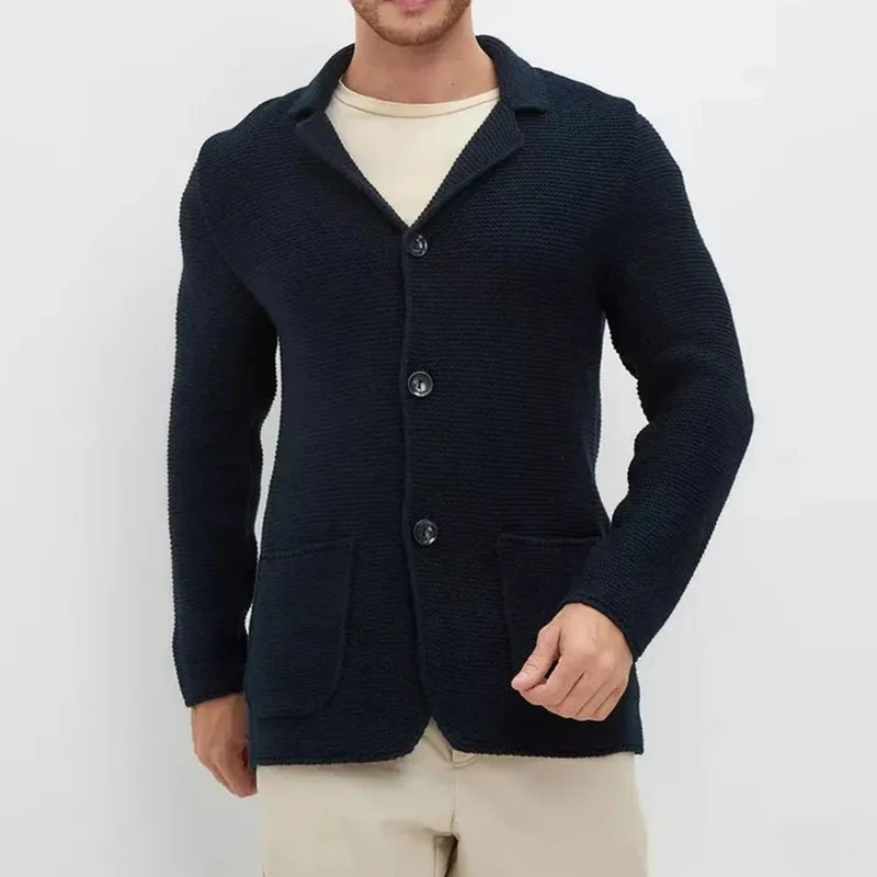 Herren grobgestrickter Strickcardigan mit Schalkragen und aufgesetzten Taschen Nord Taschen