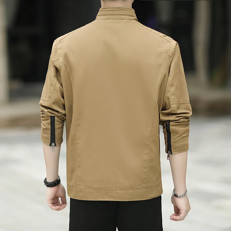 Herren Minimalistische Utility-Übergangsjacke aus Baumwoll-Canvas mit Stehkragen und Reißverschlusstaschen Nord Taschen