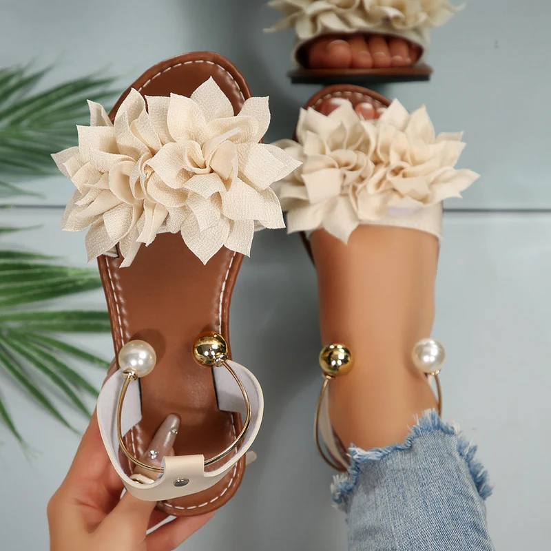 Damen komfortable Sandalen mit dekorativen Blumen-Applikationen