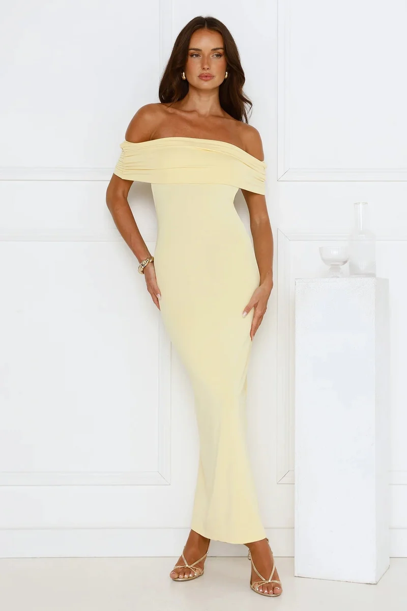 Damen Elegantes Maxikleid mit Off-Shoulder Schnitt und figurbetonter Passform