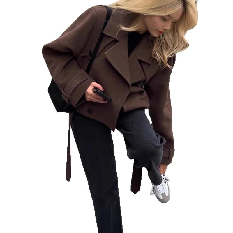 Damen Kurzer Wollmantel mit oversized Kragen, doppelreihiger Knopfleiste und Bindegürtel Nord Taschen