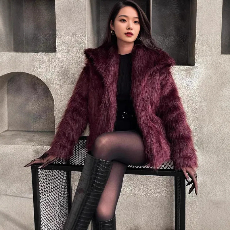 Damen Kurze Kunstfelljacke mit voluminösem Schalkragen Nord Taschen