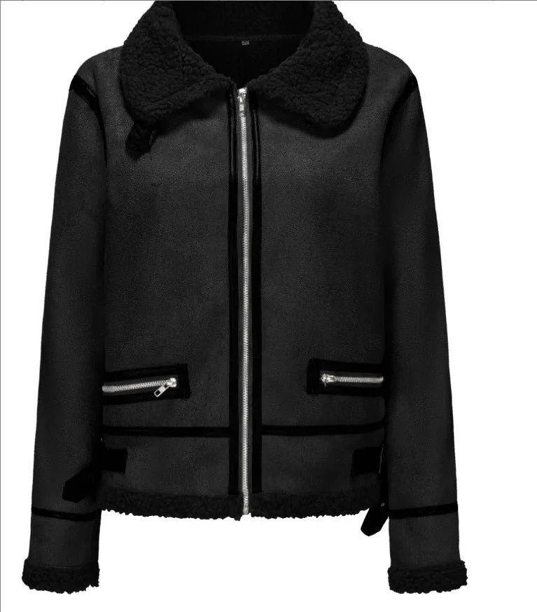 Damen Kurz geschnittene Aviator Lammfell‑Imitatjacke mit Teddyfutter und Kunstlederbesatz Nord Taschen