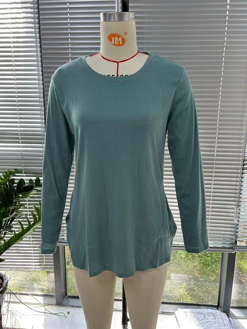 Damen Lässiges Longsleeve-Tunikaoberteil mit Rundhalsausschnitt, Seitenschlitzen und Aquarell-Blattprint Nord Taschen