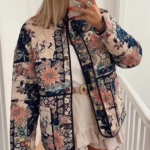 Damen Gepatchte Steppjacke in floraler Patchwork‑Optik Nord Taschen