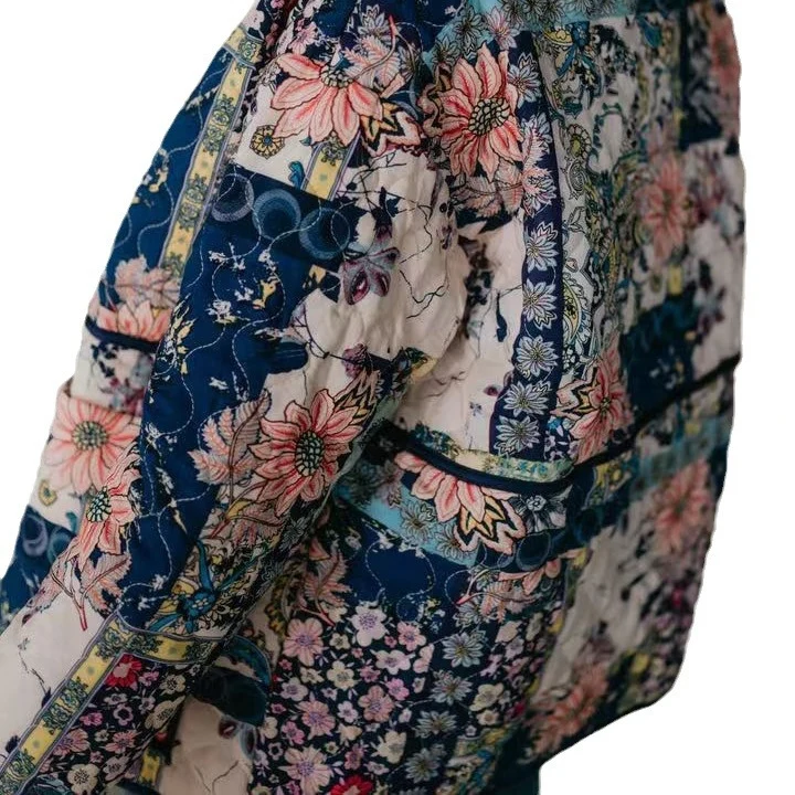 Damen Gepatchte Steppjacke in floraler Patchwork‑Optik Nord Taschen