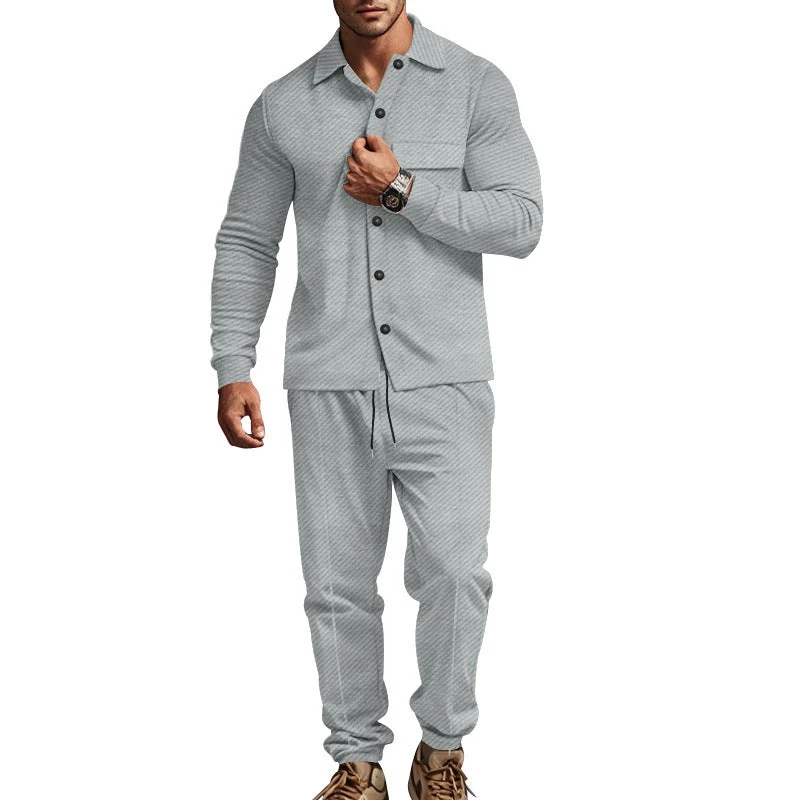 Herren lässige Schlafanzug-Kombination mit eleganten Knopfdetails
