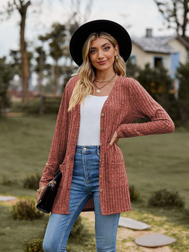 Damen Lang geschnittene Rippstrick‑Cardigan mit Knopfleiste und Eingrifftaschen Nord Taschen