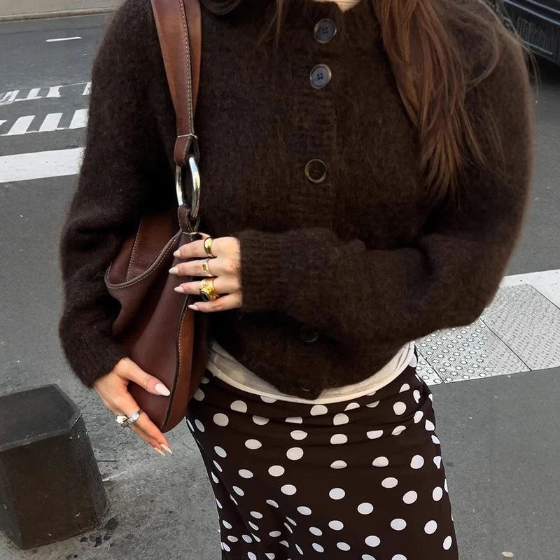 Damen kuschelige Strickjacke mit Oversize-Schnitt und Hornoptik-Knöpfen Nord Taschen