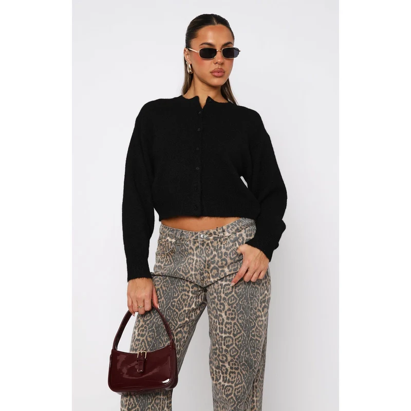 Damen Kurzgeschnittene Strickjacke mit verdeckter Knopfleiste und Ballonärmeln Nord Taschen
