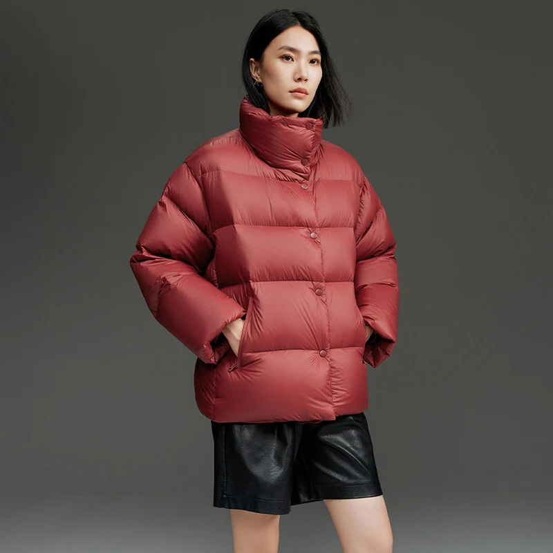 Damen Kurz geschnittene gesteppte Daunenjacke mit hohem Stehkragen, Boxy-Silhouette und Druckknöpfen Nord Taschen