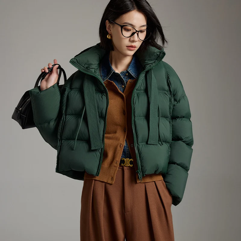 Damen Kurz geschnittene Boxy-Steppjacke mit voluminöser Kapuze und Kordelzug Nord Taschen