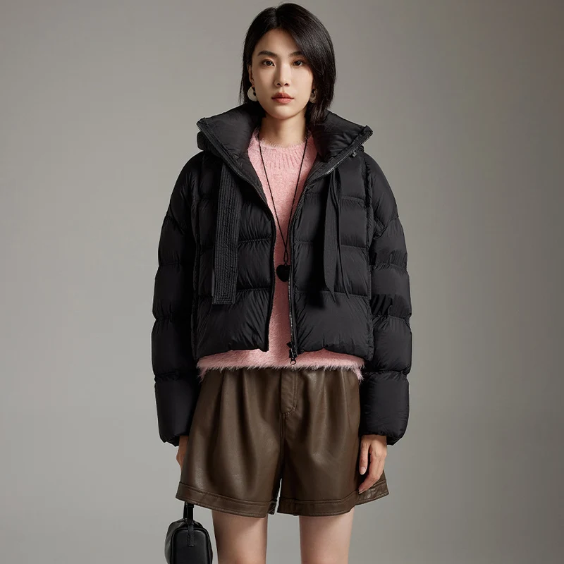 Damen Kurz geschnittene Boxy-Steppjacke mit voluminöser Kapuze und Kordelzug Nord Taschen