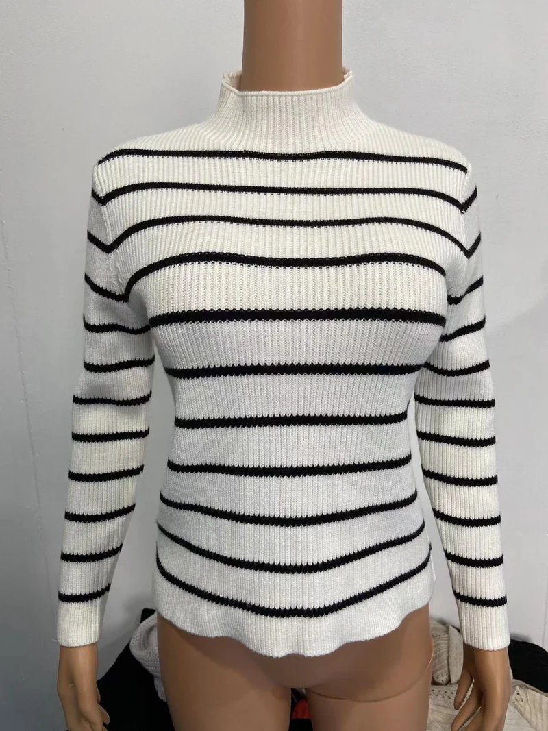 Damen Feinstrick-Pullover mit kurzem Stehkragen, Rippenstruktur und maritimen Streifen Nord Taschen
