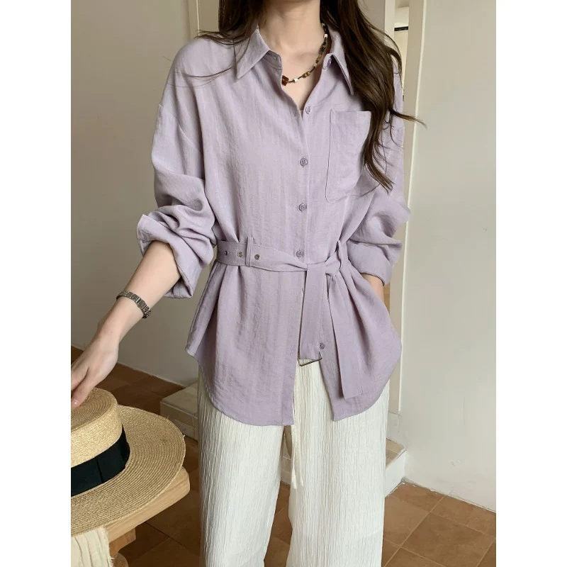Damen Weit geschnittene Leinen‑Hemdbluse mit Taillengürtel und Brusttasche Nord Taschen