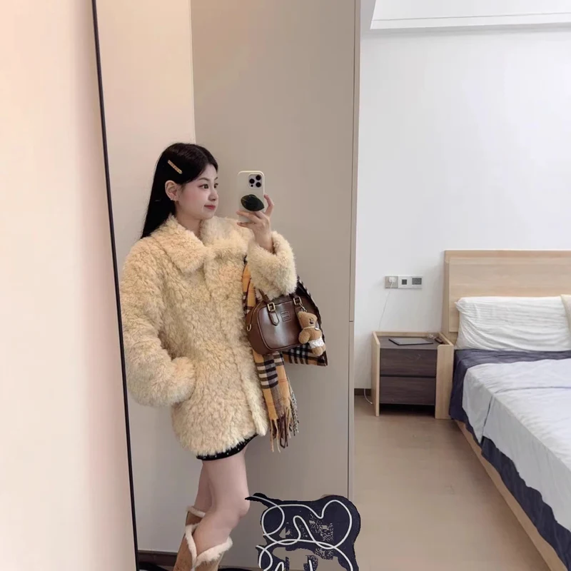 Damen Teddy-Mantel aus Kunstfell mit Oversize-Schnitt und Eingrifftaschen Nord Taschen