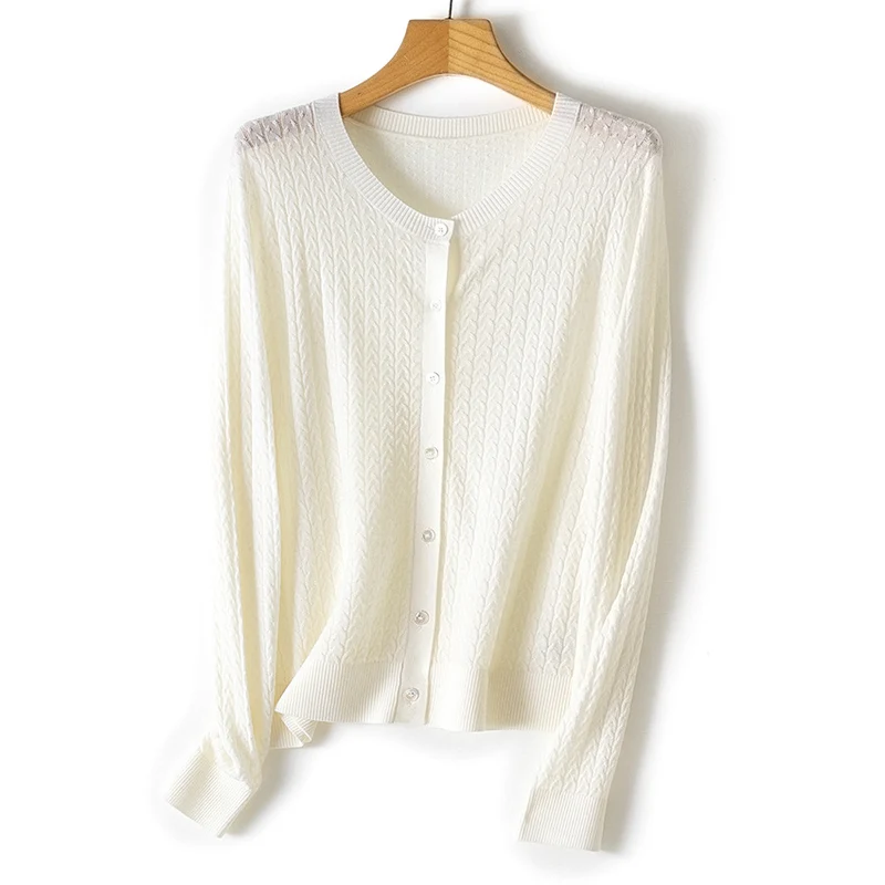 Damen Feiner Strick-Cardigan mit Zopfmuster, Rundhals und Knopfleiste Nord Taschen
